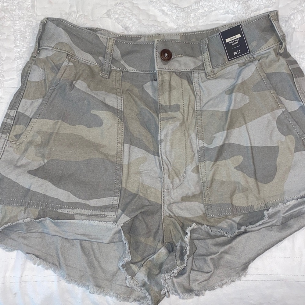 NWT Abercrombie and Fitch Camo shorts